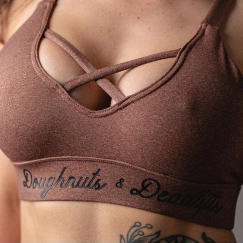 DOUGHNUTS & DEADLIFTS Empower Ooh La La Sports Bra